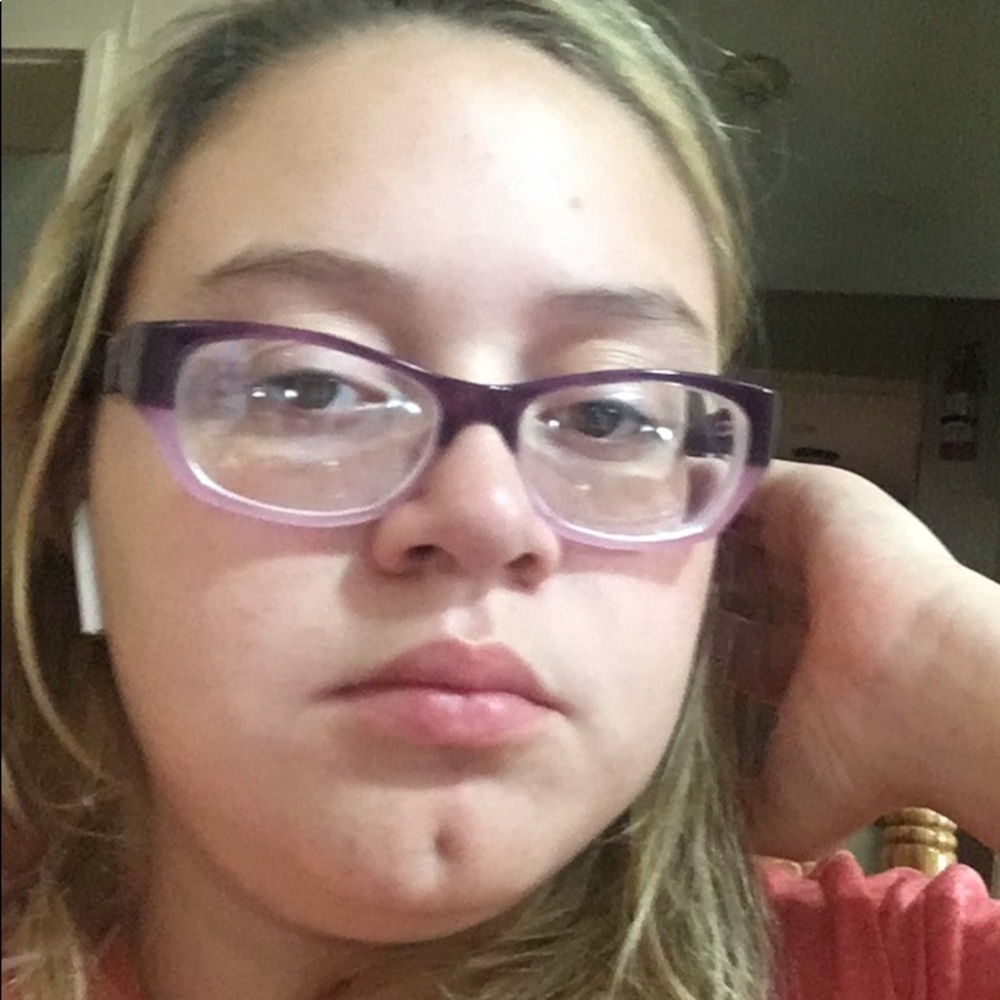 Meet your Posher, Cinthia